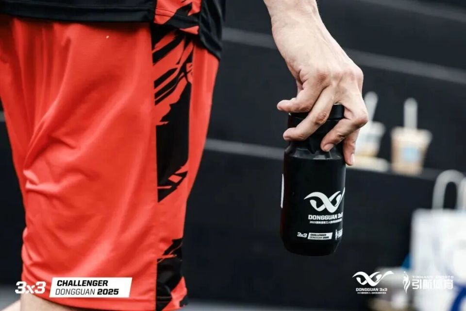 om, 人群散去 om, 人群散去